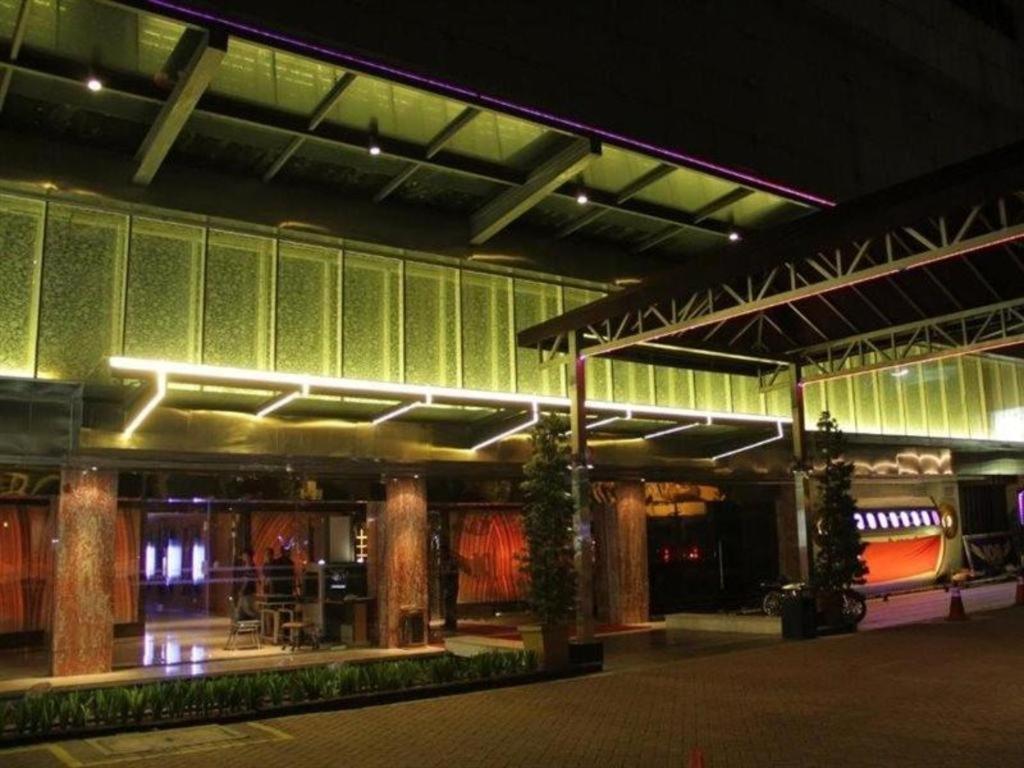 โรงแรมแอต 108 บาย ฮิม จาการ์ตา ภายนอก รูปภาพ